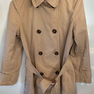 BANANA REPUBLIC TRENCH COAT, SIZE MEDIUM PETITE, COLOR LIGHT BROWN